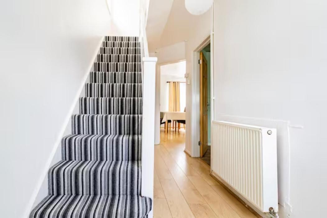 Luton Airport House In Quiet And A Very Pleasant Area, Near London Luton Airport Λούτον Εξωτερικό φωτογραφία