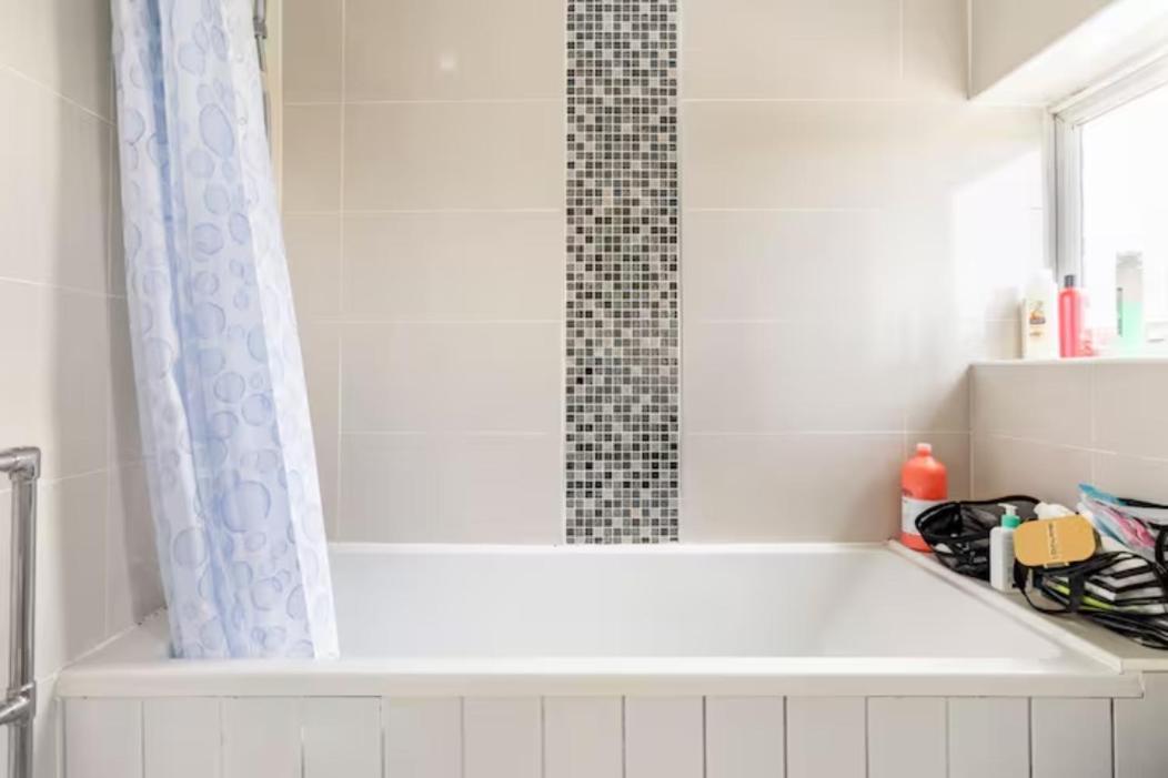 Luton Airport House In Quiet And A Very Pleasant Area, Near London Luton Airport Λούτον Εξωτερικό φωτογραφία