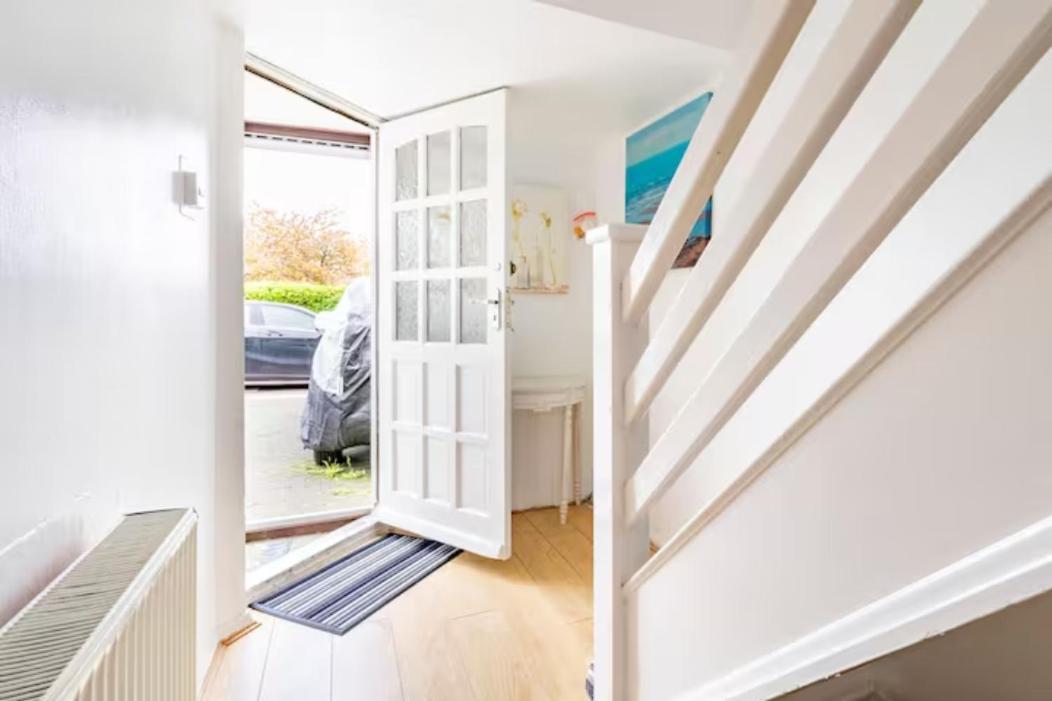Luton Airport House In Quiet And A Very Pleasant Area, Near London Luton Airport Λούτον Εξωτερικό φωτογραφία