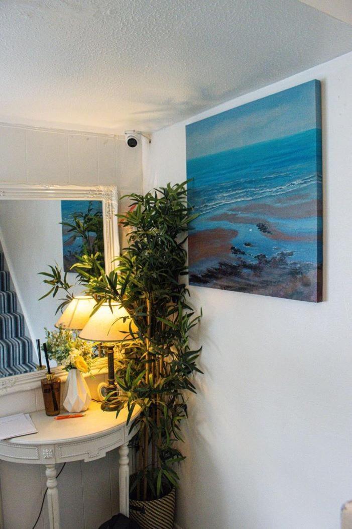 Luton Airport House In Quiet And A Very Pleasant Area, Near London Luton Airport Λούτον Εξωτερικό φωτογραφία