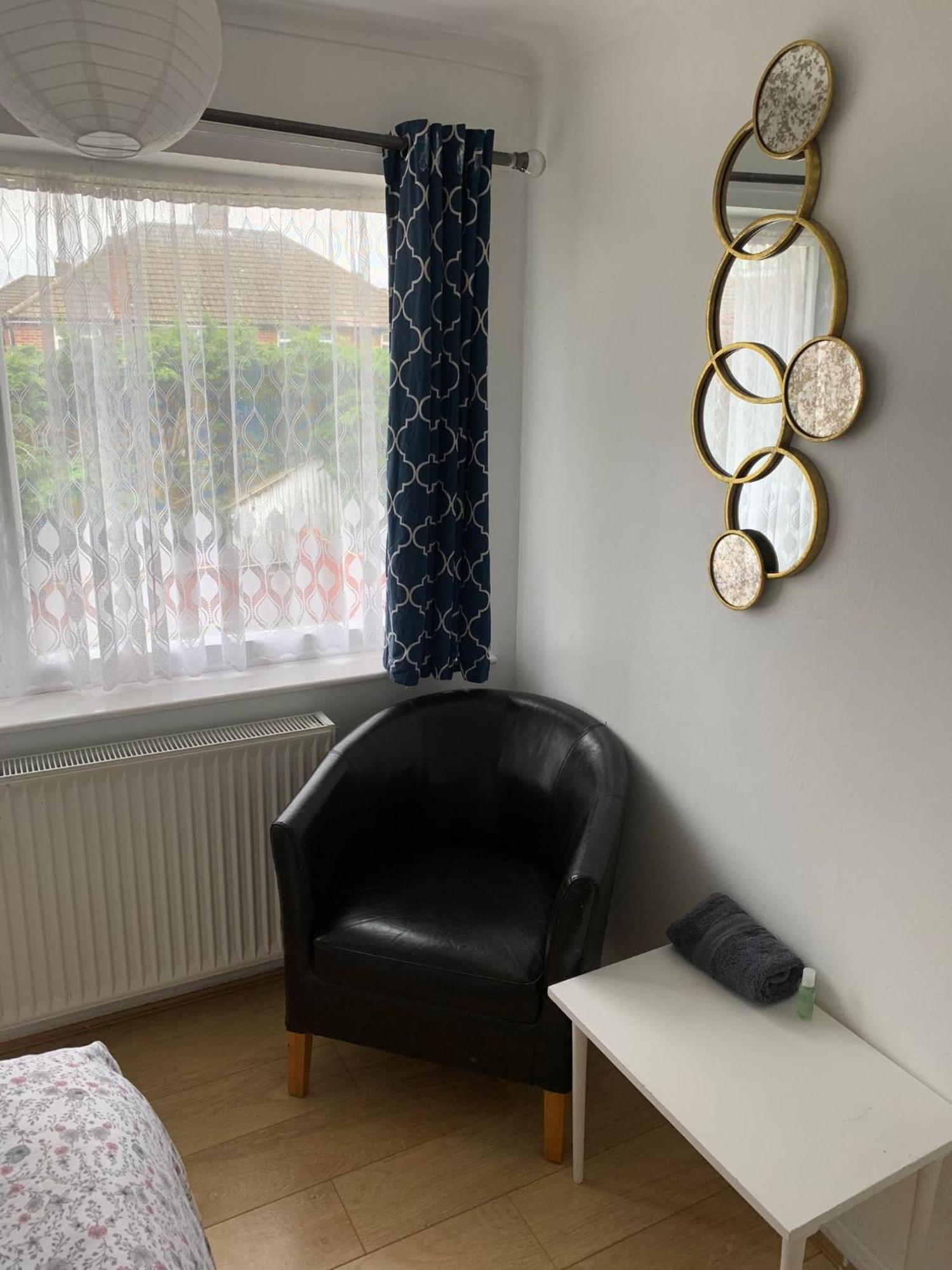 Luton Airport House In Quiet And A Very Pleasant Area, Near London Luton Airport Λούτον Δωμάτιο φωτογραφία