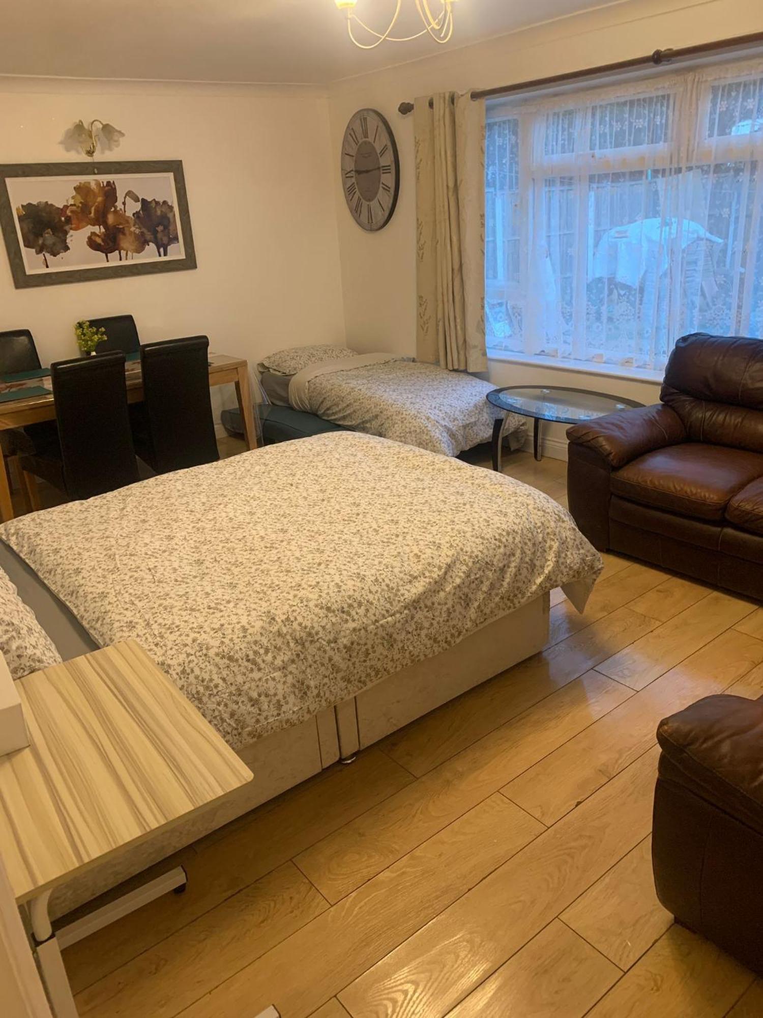 Luton Airport House In Quiet And A Very Pleasant Area, Near London Luton Airport Λούτον Δωμάτιο φωτογραφία