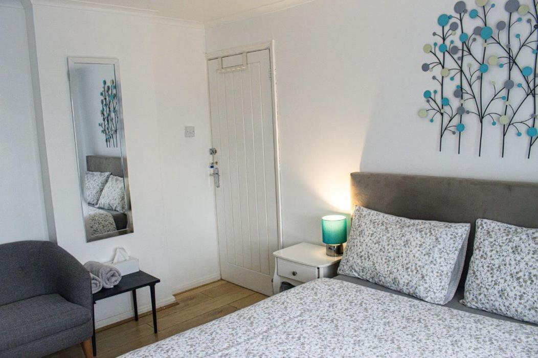 Luton Airport House In Quiet And A Very Pleasant Area, Near London Luton Airport Λούτον Εξωτερικό φωτογραφία