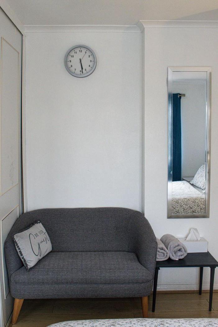 Luton Airport House In Quiet And A Very Pleasant Area, Near London Luton Airport Λούτον Δωμάτιο φωτογραφία