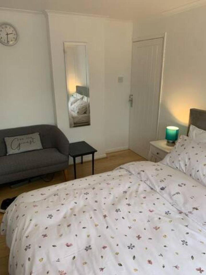 Luton Airport House In Quiet And A Very Pleasant Area, Near London Luton Airport Λούτον Εξωτερικό φωτογραφία